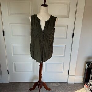Velvet by Graham & Spencer Olive Green Sleeveless Henley Tank
